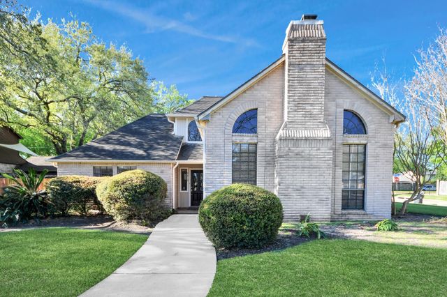 3210 Deer Creek Dr — Sugarwood R/P Sec 2