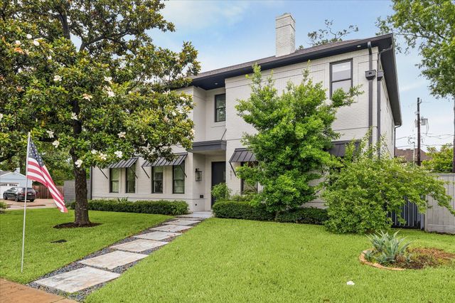 1601 Pine Chase Dr — Glenmore Forest