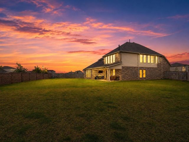 608 Malibu Pines Dr — Sunterra
