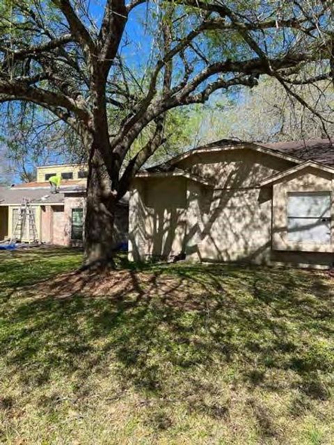 4015 Donalbain Dr — Sandpiper Sec 01