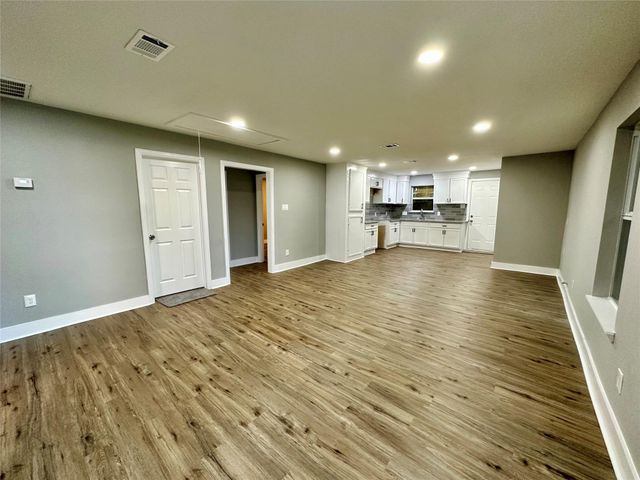10210 Ashville Dr — Scottcrest