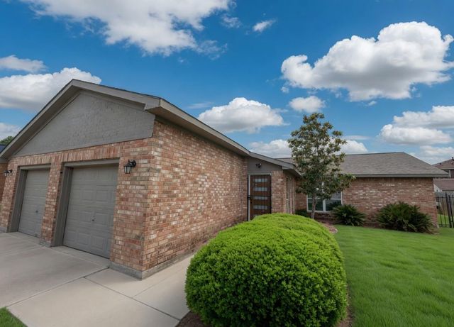 11319 Paramount Ln — Lincoln Green East Sec 01