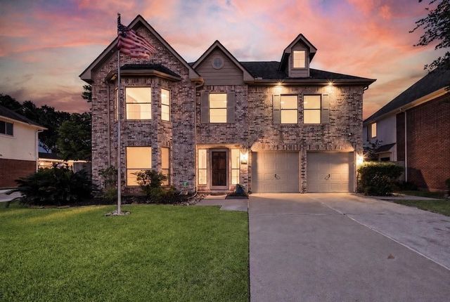 7018 Royal Knoll Ct — Village Grove Sec 04