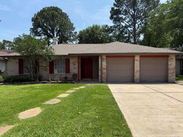 9415 Kilrenny Dr — Memorial Chase Sec
