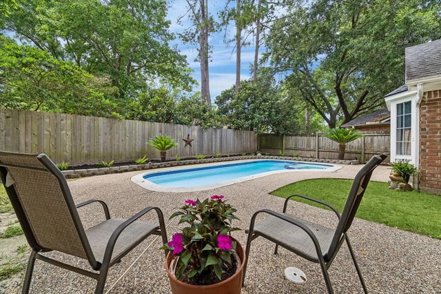 5427 Fern Park Dr — Elm Grove Village