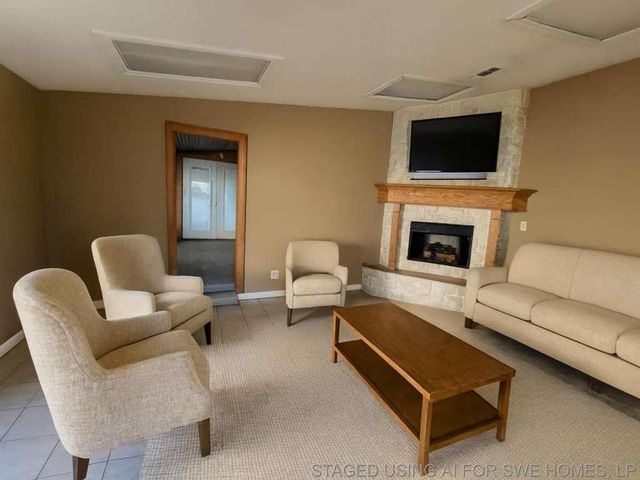 600 E Fayle St — Wright W P