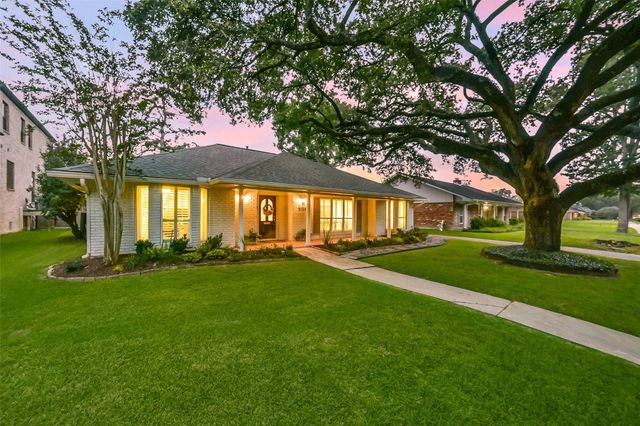 5135 Cheena Dr — Meyerland