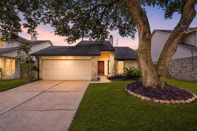 2019 Creek Valley Ln — Creekshire