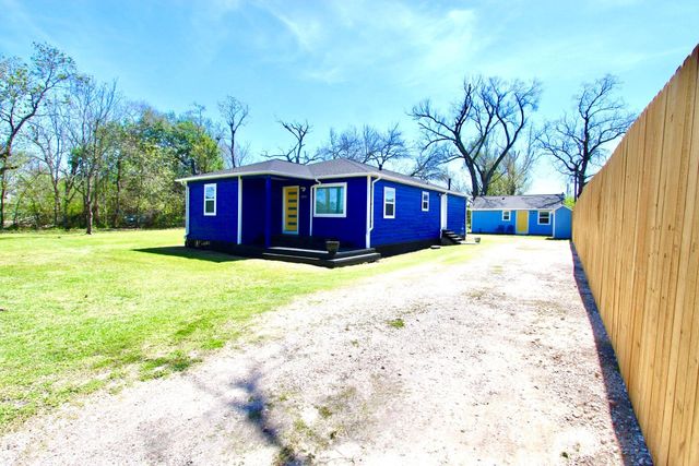2022 Ladin Dr — Magnolia Gardens