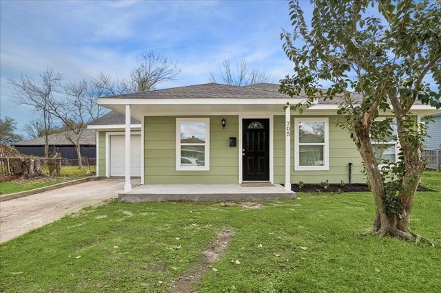705 Westshire Dr — Meadowood Estates