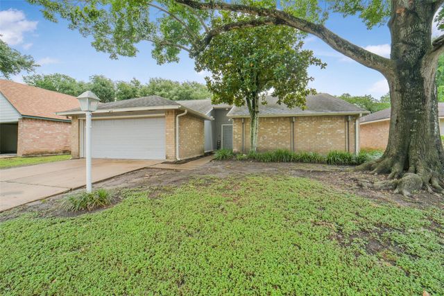 2618 Broomsedge Dr — Westlake Place Sec 01