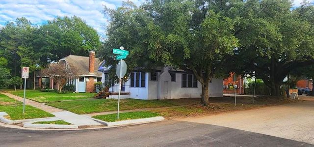 1621 California St — Cherryhurst