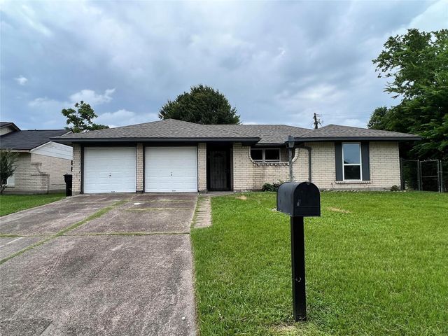 1902 Bunzel St — Heather Glen Sec 01