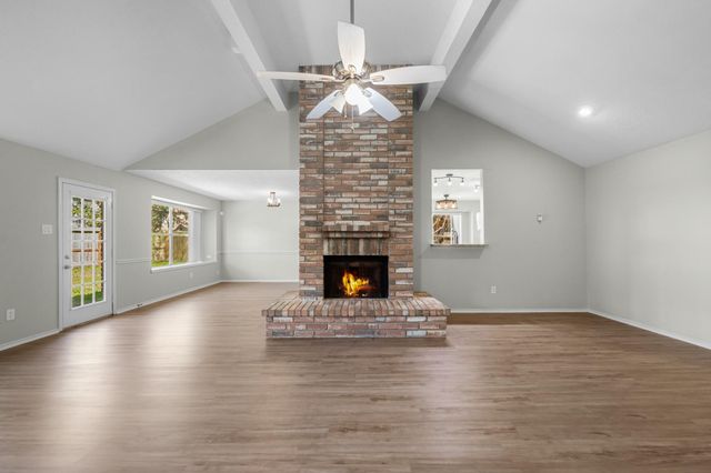 22526 Vista Valley Dr — Creekstone