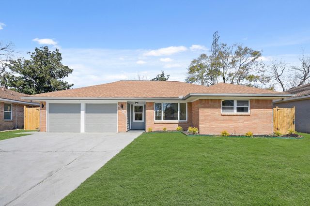 5022 Hazelton St — Westbury