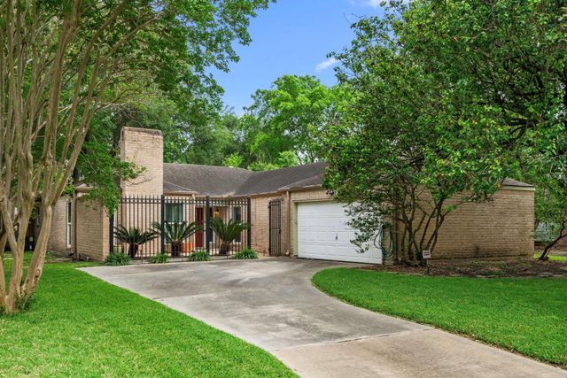 2103 Cherry Bend Dr — Southlake
