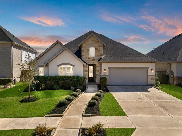 1906 Delta Oaks Dr — Sienna Plantation