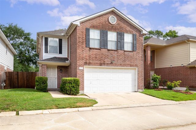 8252 Golf Green Cir — Golf Green Garden Homes