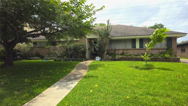 9130 Bassoon Dr — Woodshire Sec 03