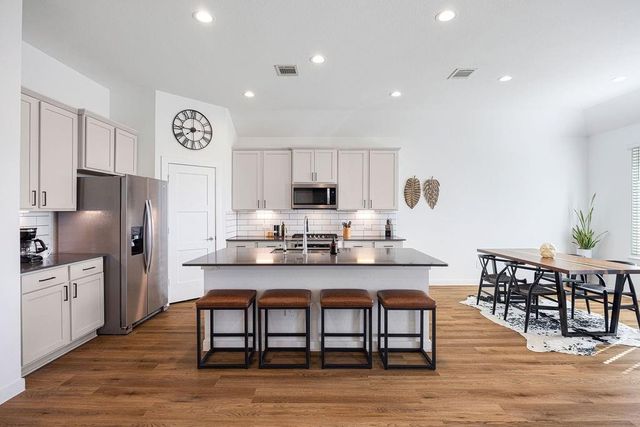 116 Solana Point Dr — Sunterra Sec 1