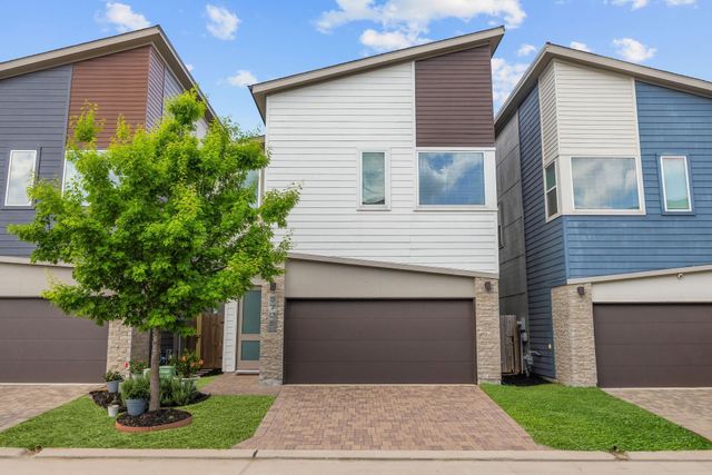 5705 Pampero Ln — Rio Amd 1