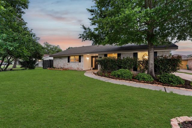1918 Stebbins Dr — Timber Oaks Sec 02