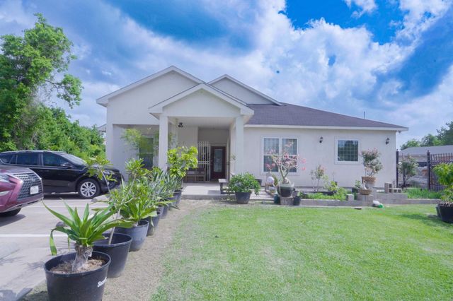 3243 Essie Rd — Highland Home Place