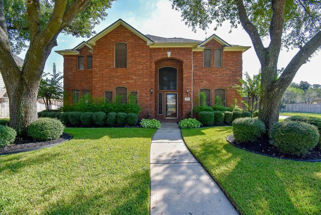 5602 Island Breeze Dr — Lakes On Eldridge