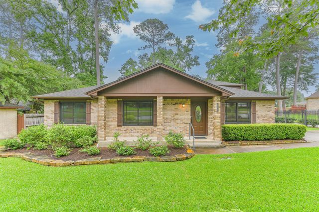 252 Springs Edge Dr — April Sound 01