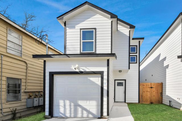 4011 Elmwood St — Sunnyside