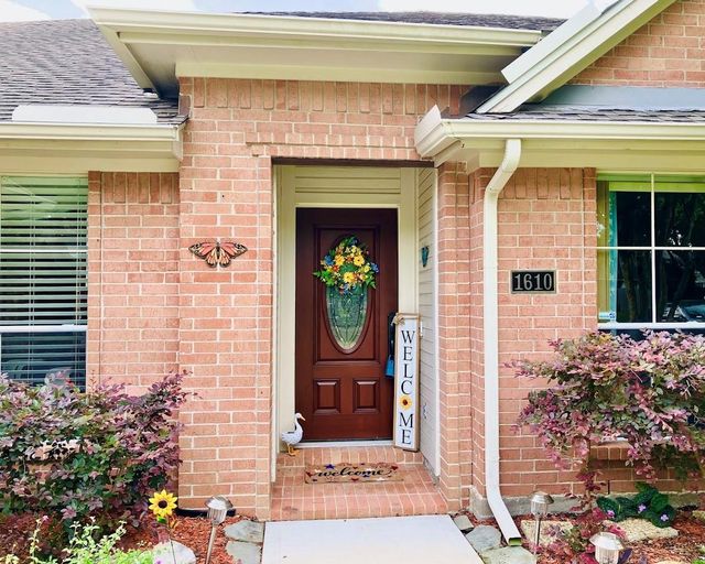 1610 Diamond Brook Dr — Bay Pointe Sec 03