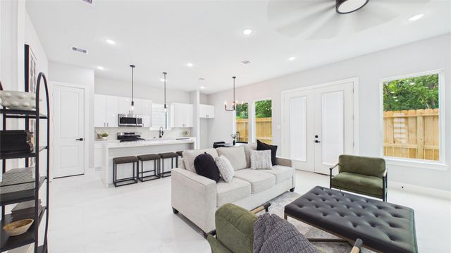 3746 Corder St — Corder Terrace