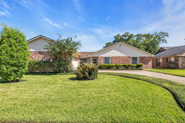 12326 Campos Dr — Barwood