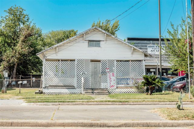 2411 Fulton St — Rubys U/R