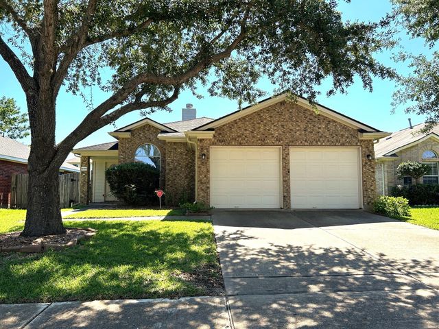 16307 Bettong Ct — Oak Lake Court