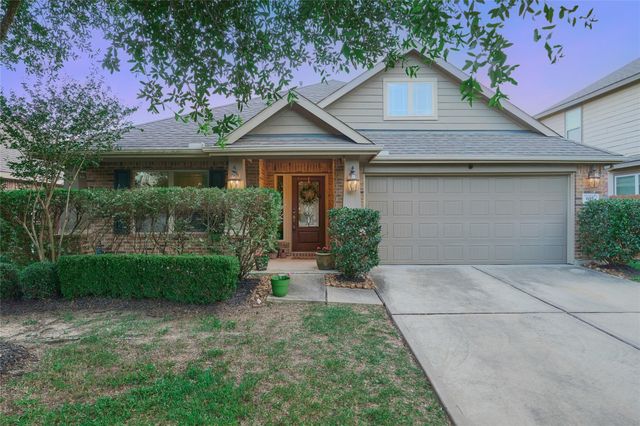 655 Oak Circle Dr E — Cedar Woods