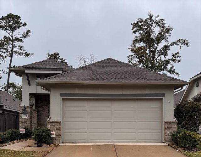 322 Highland Bayou Dr — Grand Central Pk