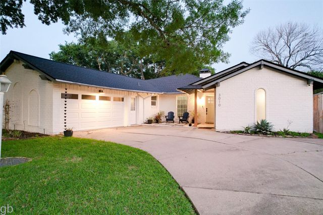 3010 Broadmoor Dr — Sugar Creek