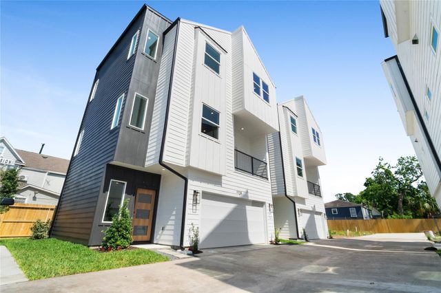 1114 Hogan St — Villas at Hogan