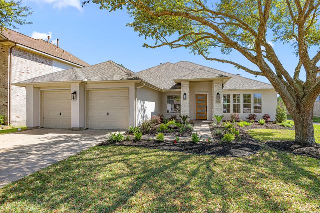 1489 Garden Lakes Dr — Friendswood Lakes Garden Homes