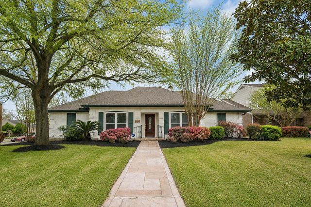 1003 Honey Hill Dr — Briarhills