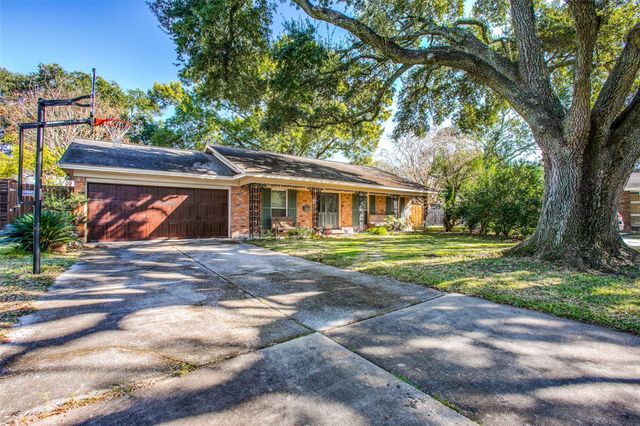 8503 Manhattan Dr — Meyerland