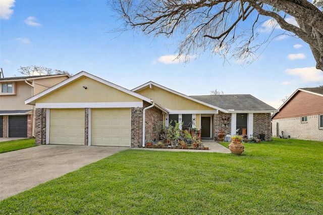 10111 Hibernia Dr — Inwood West
