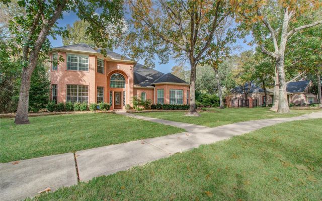 4918 Bridge Creek Ln — Grand Lakes