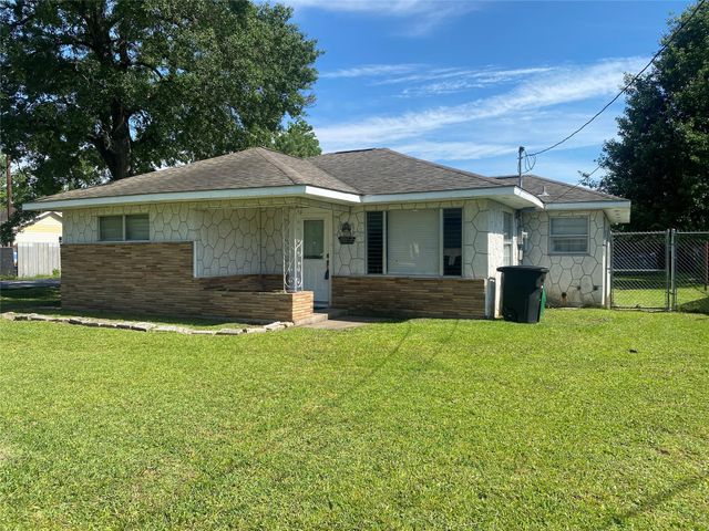 8038 Woodlyn Rd — Clairmont Place