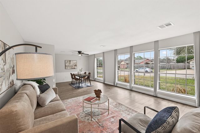 9110 Vickijohn Dr — Braeburn Valley West