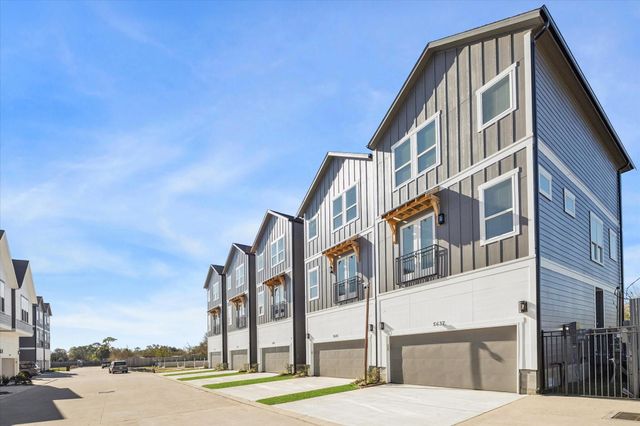 5637 Azores — Paul Quinn Heights