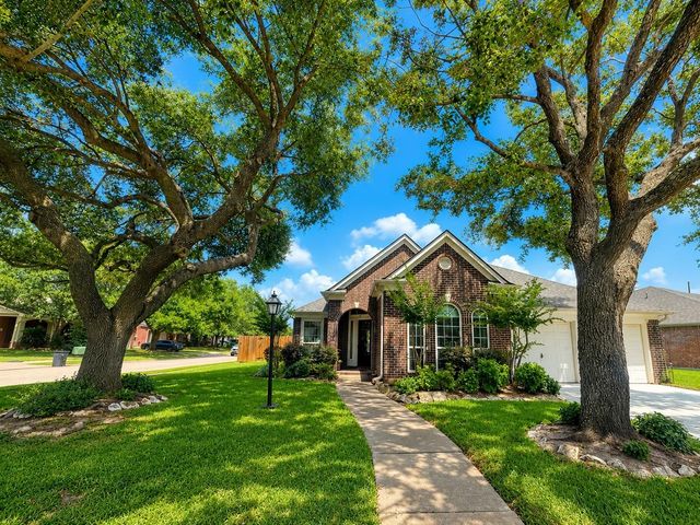 3827 Shadow Cove Dr — Shadowlake Sec 09