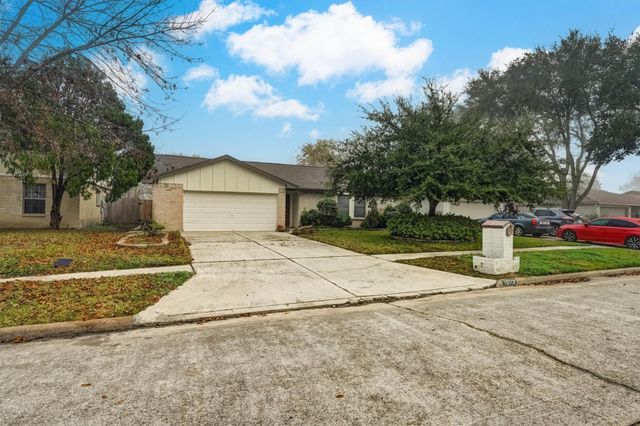 10118 Fernstone Ln — Tallow Wood Sec 01