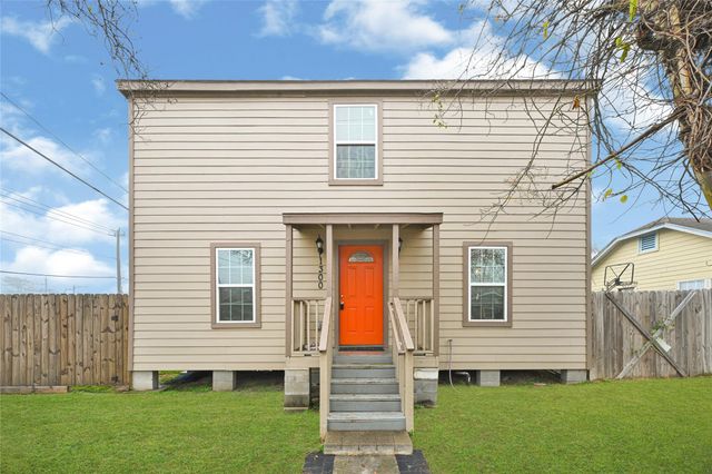 1300 Cypress St — Airhart Amelia